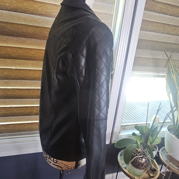 Women's Black Quilted Leather Biker Jacket - Picture 5 of 7